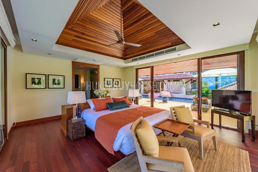 KAT6233: Luxury Villa with 5 Bedrooms and a Huge inner Space near the Mysterious Kata Noi Beach. Photo #11
