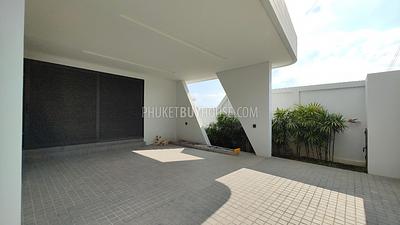 LAY7078: 4-Bedroom Villa on a Big Land Plot in Layan Area. Photo #6