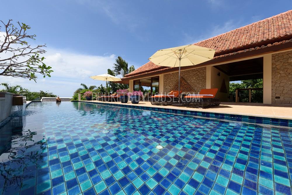 KAT6233: Luxury Villa with 5 Bedrooms and a Huge inner Space near the Mysterious Kata Noi Beach. Photo #40