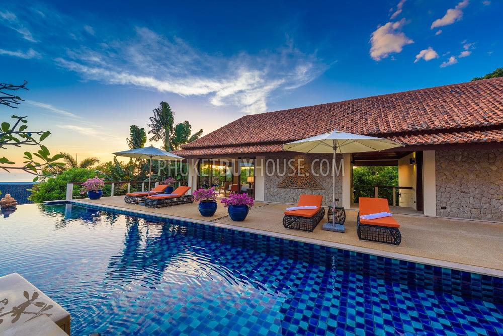KAT6233: Luxury Villa with 5 Bedrooms and a Huge inner Space near the Mysterious Kata Noi Beach. Photo #72