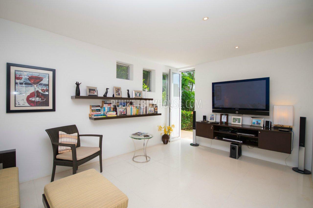 SUR6234: Fully Renovated Villa within Walking Distance to Surin Beach, with the Sea View and Private Pool. Photo #20