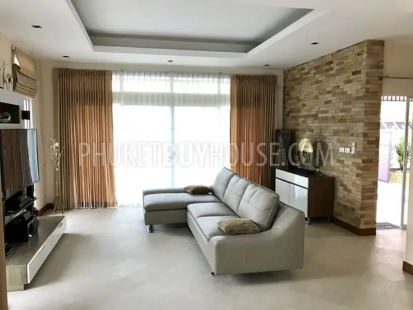 LAY6295: Beautiful Villa With Garden in Layan Beach. Photo #2