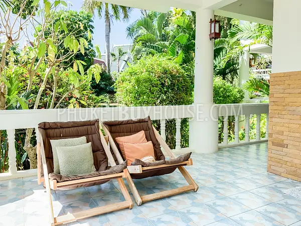 NAI6800: Magnificent Villa For Sale in Nai Harn Area. Photo #9