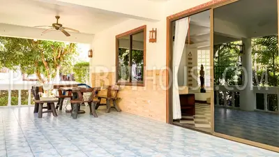 NAI6800: Magnificent Villa For Sale in Nai Harn Area. Photo #10