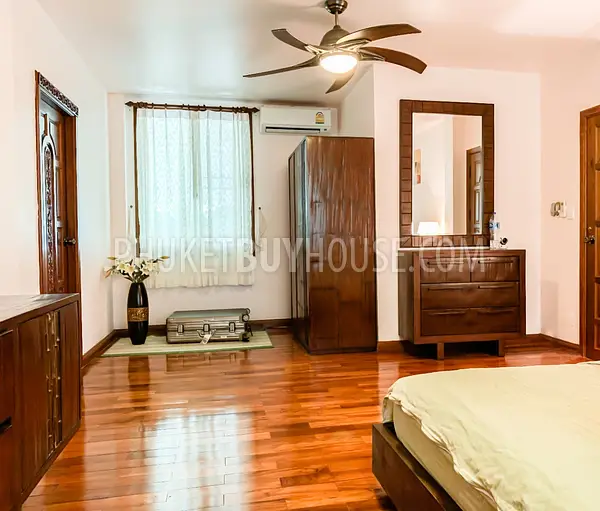 NAI6800: Magnificent Villa For Sale in Nai Harn Area. Photo #11