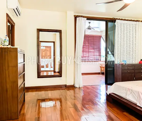 NAI6800: Magnificent Villa For Sale in Nai Harn Area. Photo #15