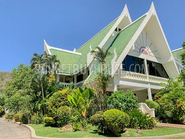 NAI6800: Magnificent Villa For Sale in Nai Harn Area. Photo #7