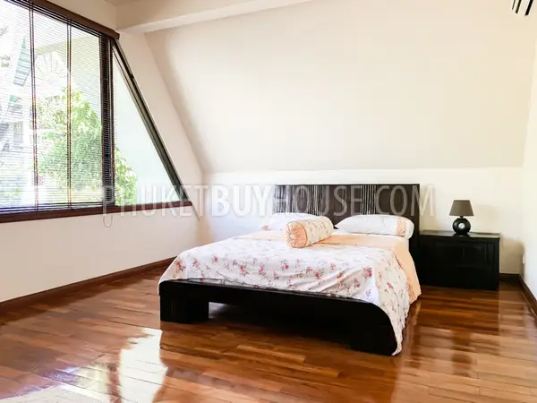 NAI6800: Magnificent Villa For Sale in Nai Harn Area. Photo #17