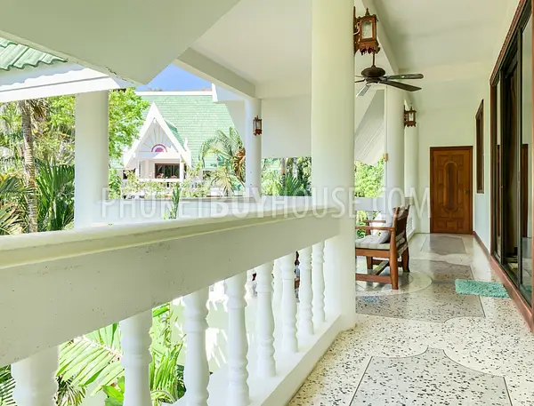 NAI6800: Magnificent Villa For Sale in Nai Harn Area. Photo #32