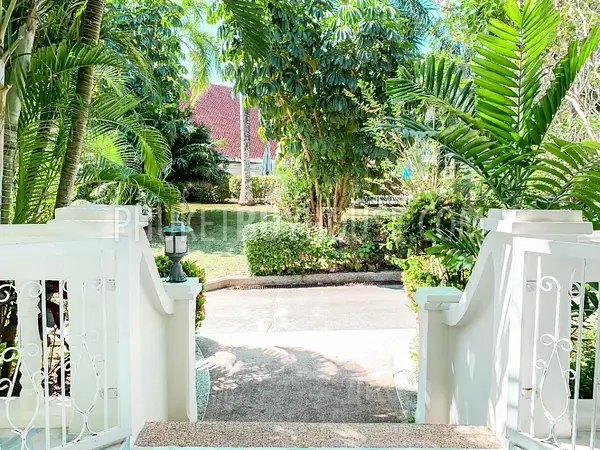 NAI6800: Magnificent Villa For Sale in Nai Harn Area. Photo #35