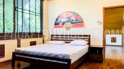 NAI6799: 4 bedroom villa surrounded by a tropical garden in Nai Harn area. Photo #5