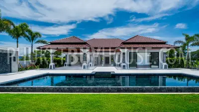 BAN6297: Modern Villa with Lake View in Bang Tao Beach. Fotoğraf #8