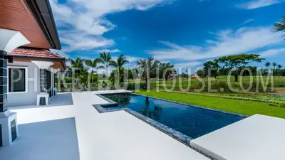 BAN6297: Modern Villa with Lake View in Bang Tao Beach. Fotoğraf #17