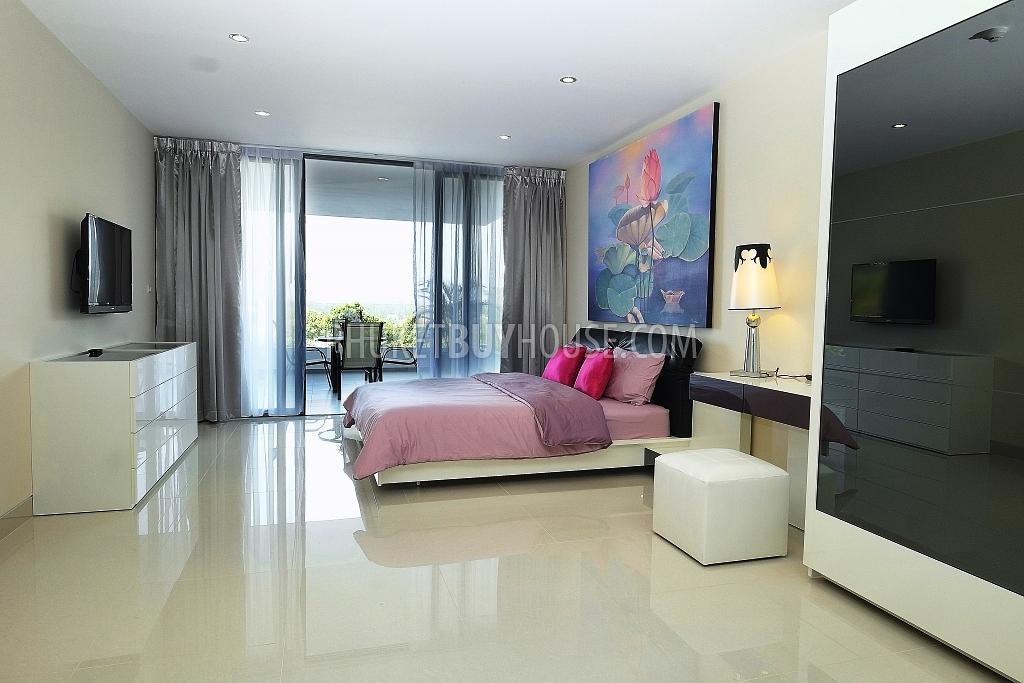 SUR6277: Spacious Two-Bedroom Apartment with Large Terrace within Walking Distance to Surin Beach. Photo #3
