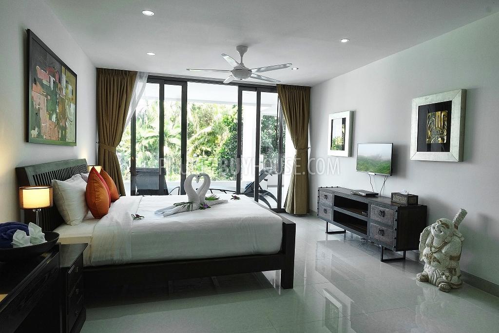 SUR6277: Spacious Two-Bedroom Apartment with Large Terrace within Walking Distance to Surin Beach. Photo #6