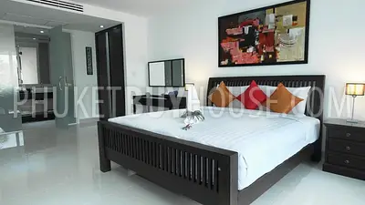 SUR6277: Spacious Two-Bedroom Apartment with Large Terrace within Walking Distance to Surin Beach. Photo #7