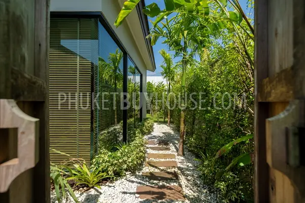 LAY6346: Unique Western Style Villa for Sale in Layan Beach. Photo #13