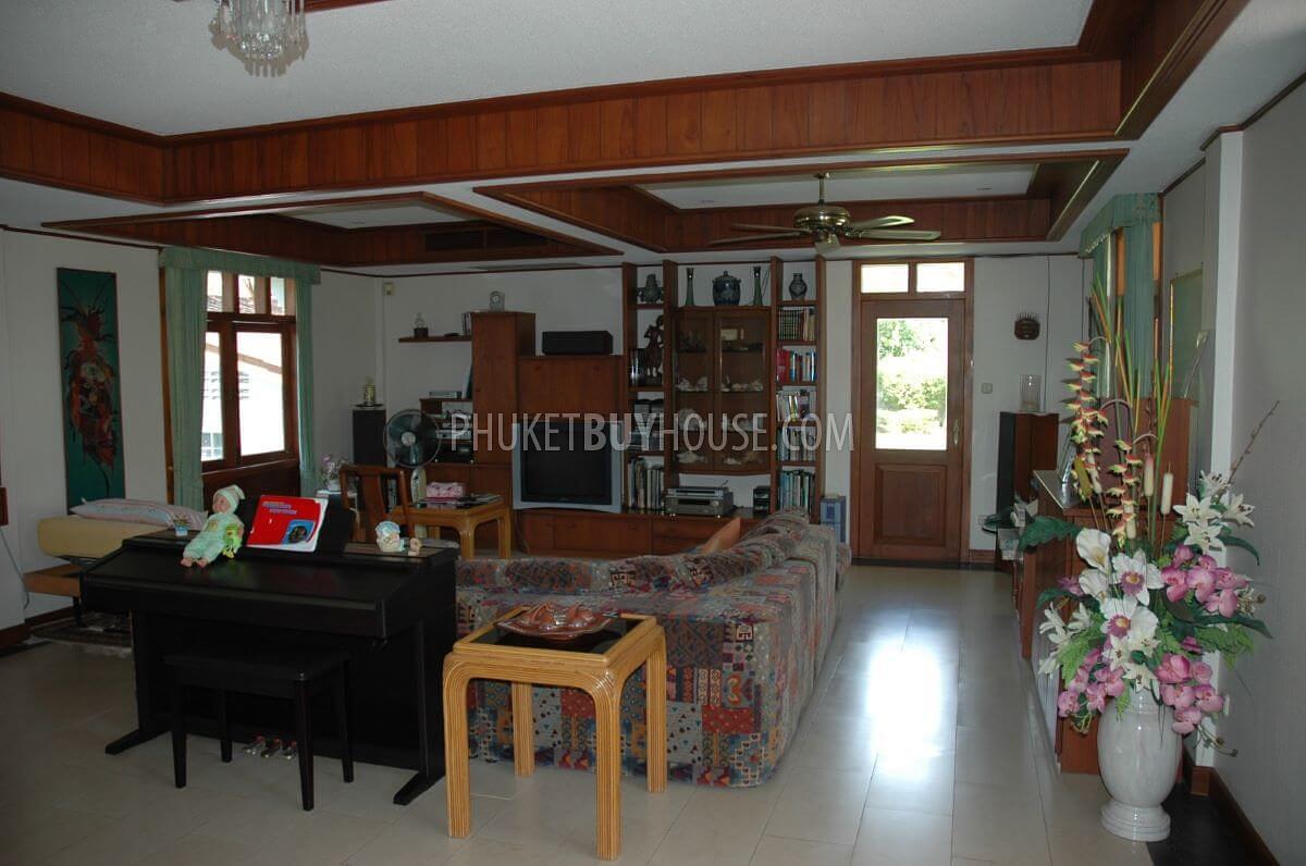 NAI6314: Fantastic Four Bedroom Villa in Nai Harn. Photo #16