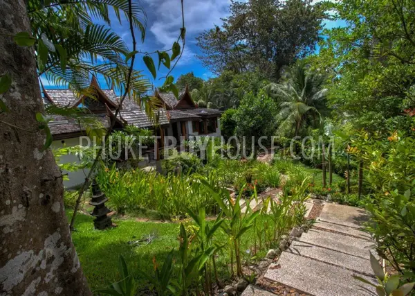SUR6319: Western Style Villa in Surin Beach. Photo #5