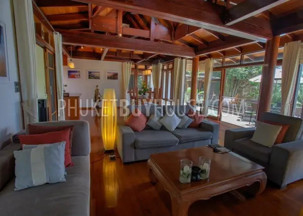 SUR6319: Western Style Villa in Surin Beach. Photo #10
