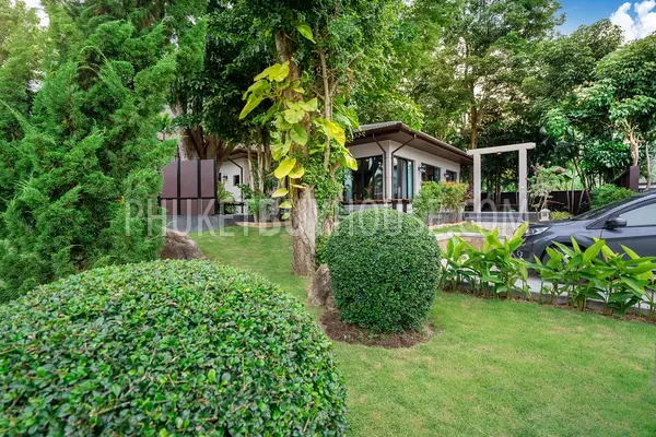 NAI6349: Impeccable Villa in Nai Harn Beach. Photo #10