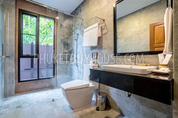 NAI6349: Impeccable Villa in Nai Harn Beach. Photo #12