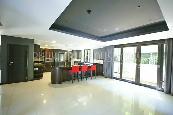 LAY6363: Amazing 4 Bedroom Villa in Layan Beach. Photo #3