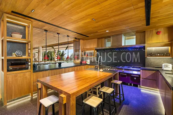 KAM21925: Upscale Five-Bedroom Villa in Kamala. Photo #7