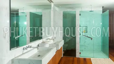 RAW6422: Elegant Villa for Sale with Sea View in Rawai. Fotoğraf #37