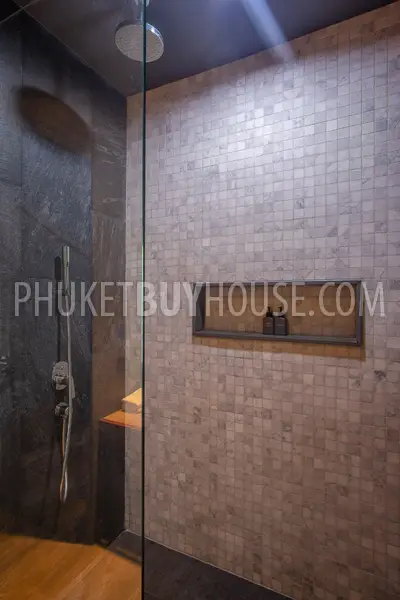 RAW6993: Corner Apartment with Garden Access in Nai Harn. Photo #6