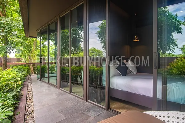 RAW6993: Corner Apartment with Garden Access in Nai Harn. Photo #2