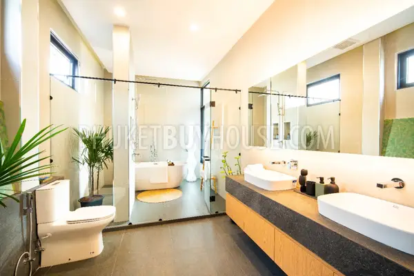 CHA7035: SeaView Villa in Chalong Bay. Photo #26