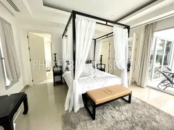 RAW21941: Luxurious 3-Bedroom Pool Villa in Rawai, Phuket. Fotoğraf #2