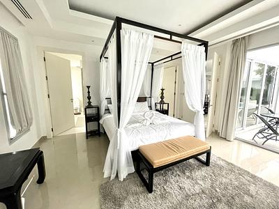 RAW21941: Luxurious 3-Bedroom Pool Villa in Rawai, Phuket. Photo #2