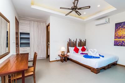 RAW21954: Spacious 4 Bedroom Pool Villa  in Rawai as an Investment Opportunity with a Successful Track Record. Photo #8