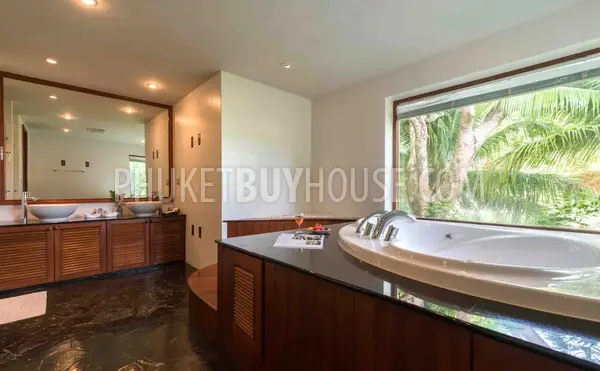 PAT6502: Luxury Villa with Sea View in Patong. Photo #26