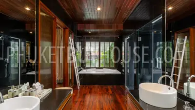SUR6932: Lakeside villa in Surin. Photo #23