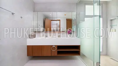 BAN21976: Outstanding 3 Bedroom Apartment For Sale With Lakeview in Bang Tao. Fotoğraf #50