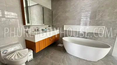 BAN21977: Splendid 2 Bedroom Apartments with Lakeview For Sale in Bang Tao. Fotoğraf #15