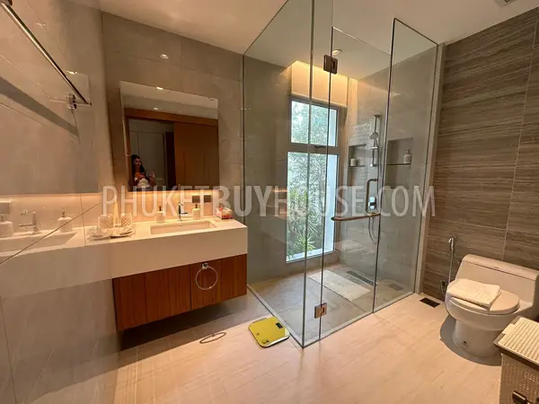 BAN21977: Splendid 2 Bedroom Apartments with Lakeview For Sale in Bang Tao. Photo #9