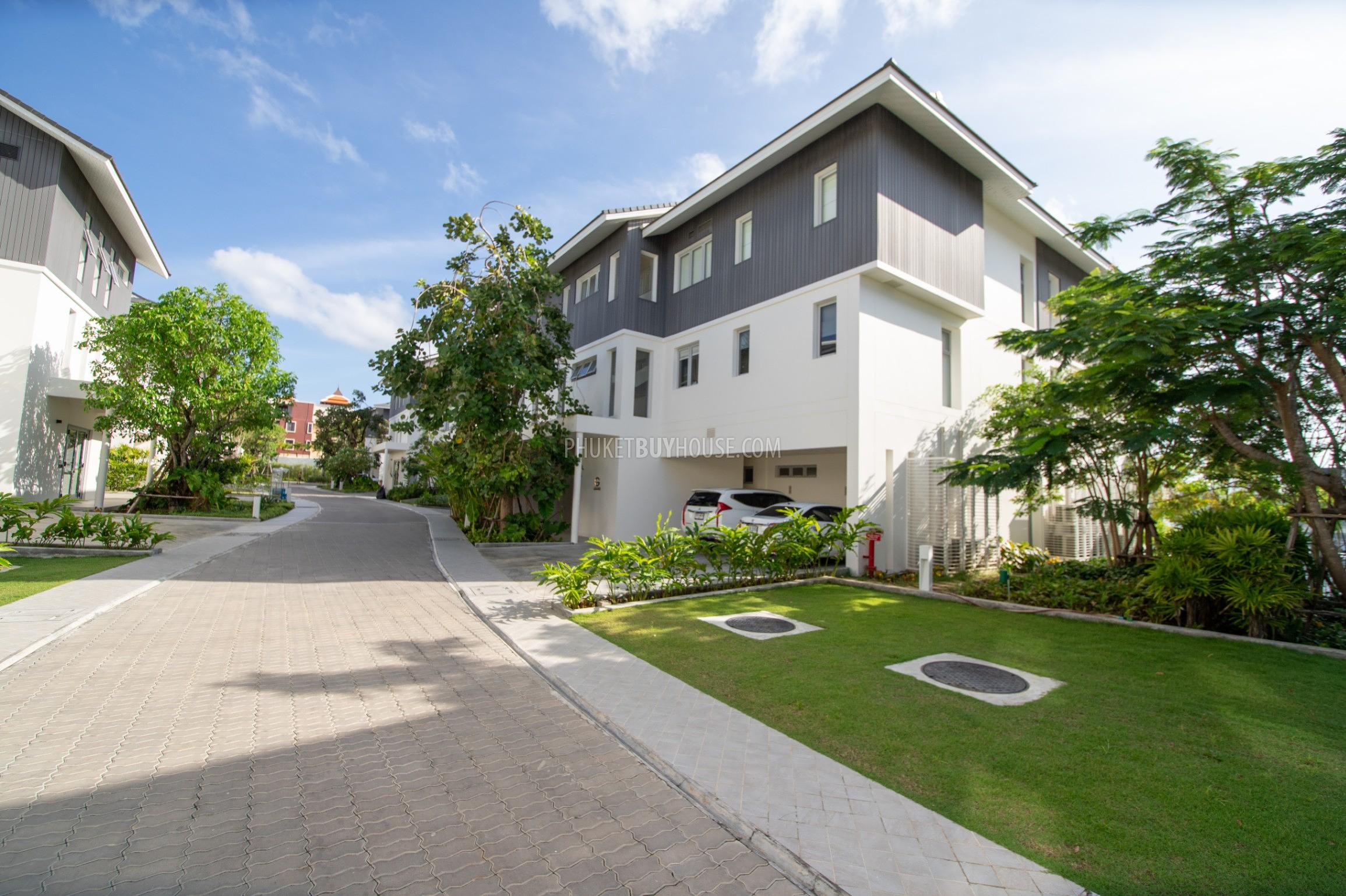 BAN21977: Splendid 2 Bedroom Apartments with Lakeview For Sale in Bang Tao. Photo #37