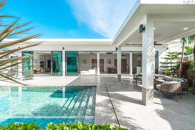 RAW21980: Luxurious, modern villa with pool and garden in Rawai. Photo #61