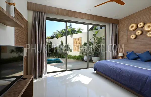 RAW21985: Stylish pool villa near Nai Harn Beach. Photo #8