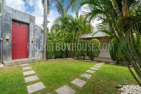 NAI6565: Exquisite Villa for Sale in Nai Harn. Photo #2