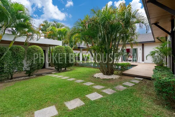NAI6565: Exquisite Villa for Sale in Nai Harn. Photo #3