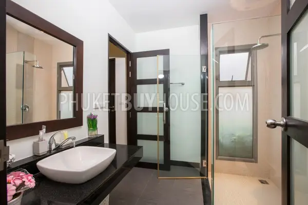 NAI6608: Villa for Sale in Nai Harn area. Photo #9