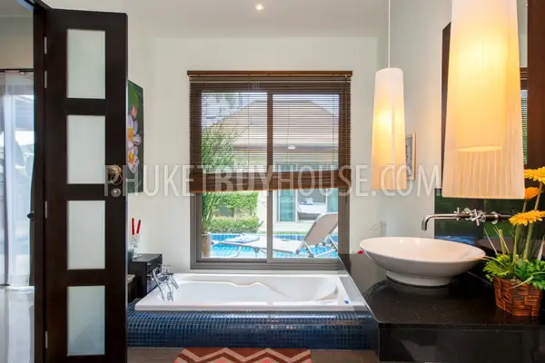 NAI6608: Villa for Sale in Nai Harn area. Photo #22