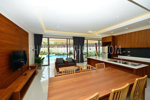 RAW6602: Tropical Villa with Pool in Rawai. Photo #9