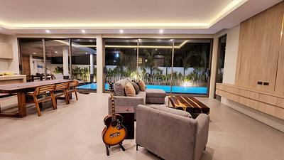 CHA22041: Modern Villa with 4 Bedrooms For Sale in Chalong. Photo #38