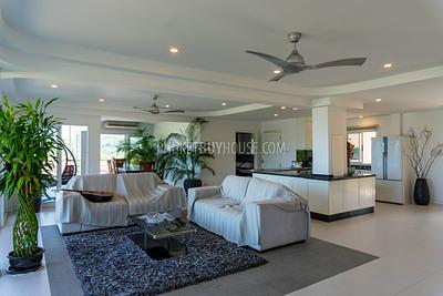 PAT6689: Penthouse for Sale in Patong. Photo #5